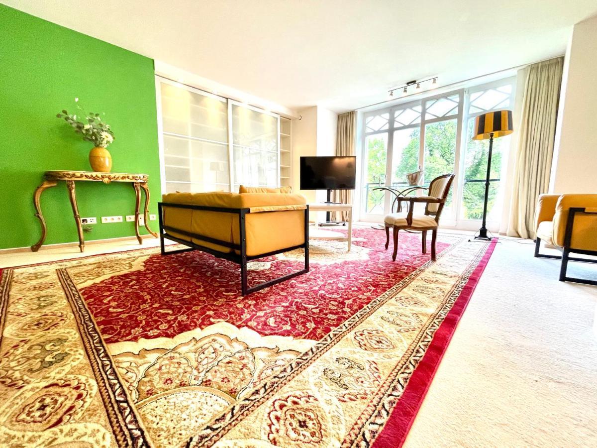 Doppelzimmer Gartenblick Villa Julian Аурих Екстериор снимка