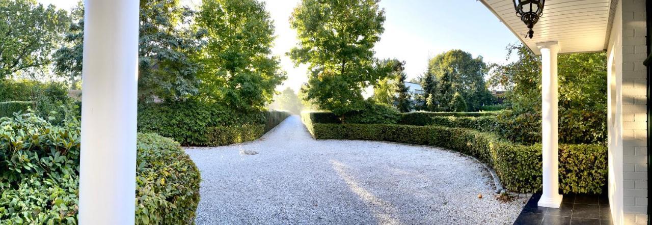 Doppelzimmer Gartenblick Villa Julian Аурих Екстериор снимка